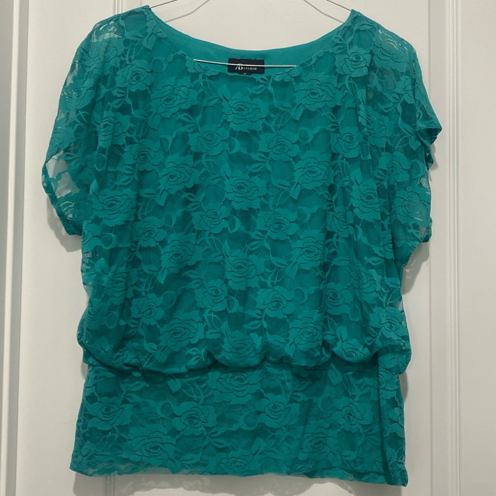 Women’s floral lace top - XL